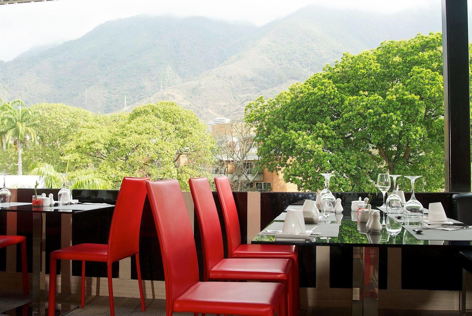 Hotel Altamira Village Каракас Экстерьер фото