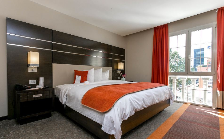 Hotel Altamira Village Каракас Экстерьер фото